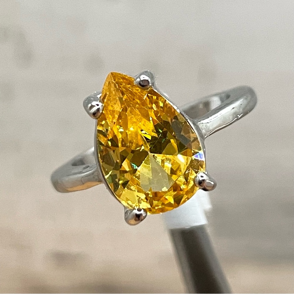 Beautiful Cute Boho Pear Cut Solitaire Yellow Diamond CZ Silver Tone Ring